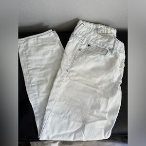 Women’s white jeans